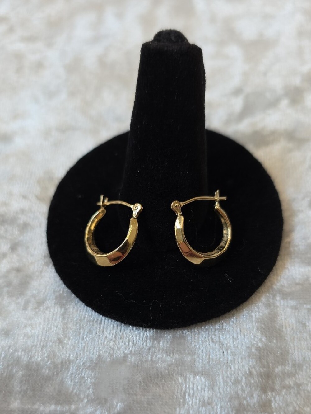 14kt Gold Hoop Minimalist Earrings 1/2 Inch - Picture 2 of 8